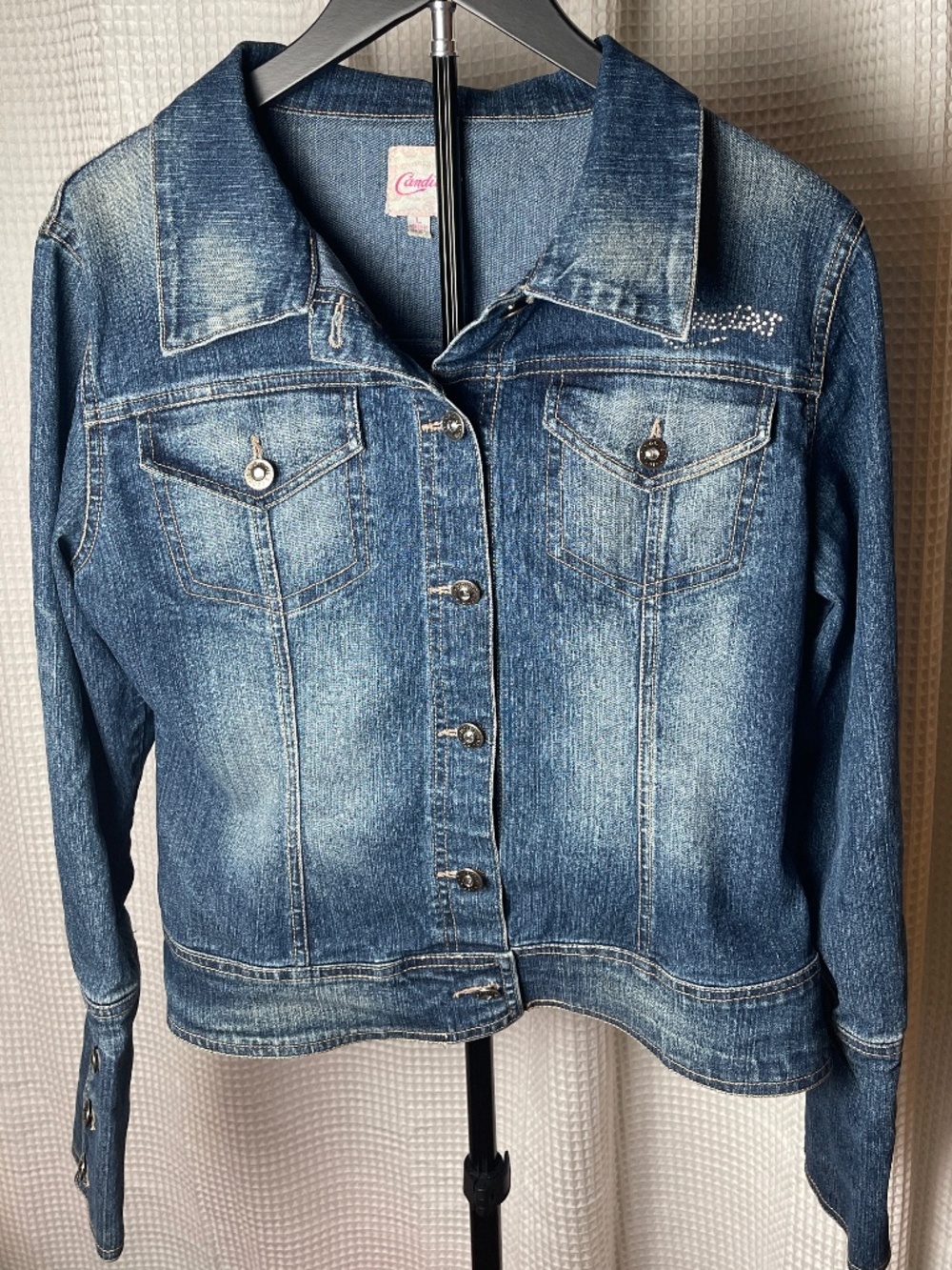 Candies brand blue distressed denim jacket Y2K size large great condition!